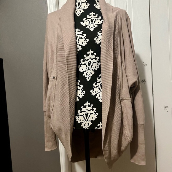 Aritzia - Wilfred Diderot Sweater Cocoon Cardigan - Picture 4 of 5